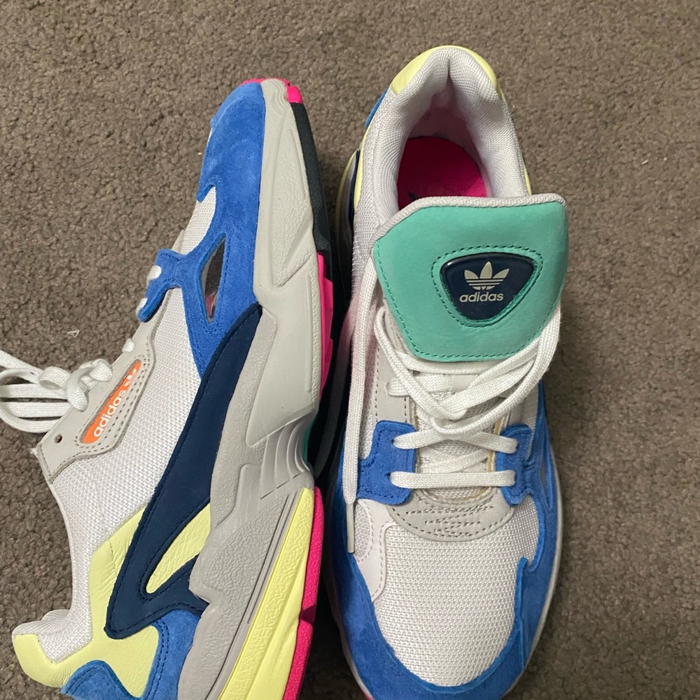 Adidas trendy sneakers